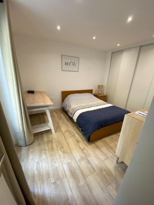 Le Coeur Du Port De Golfe Juan - Parking - Clim - Wifi Apartment Vallauris Exterior photo