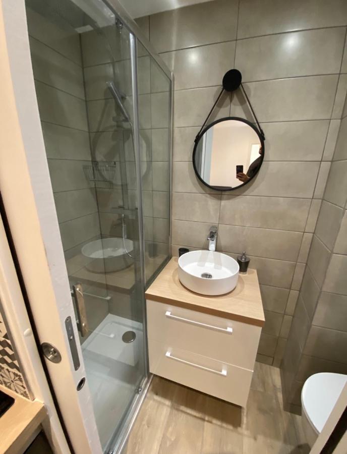 Le Coeur Du Port De Golfe Juan - Parking - Clim - Wifi Apartment Vallauris Exterior photo